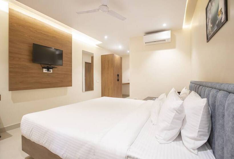 スーペリアールーム, Myspace Kadison