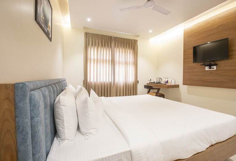 スーペリアールーム, Myspace Kadison