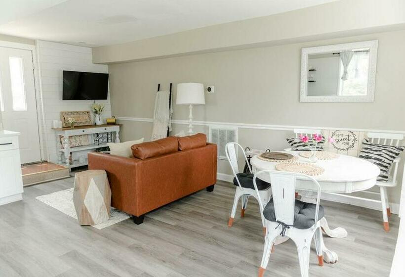 חדר משפחתי, Cottage Escape In Virginia Wine Country