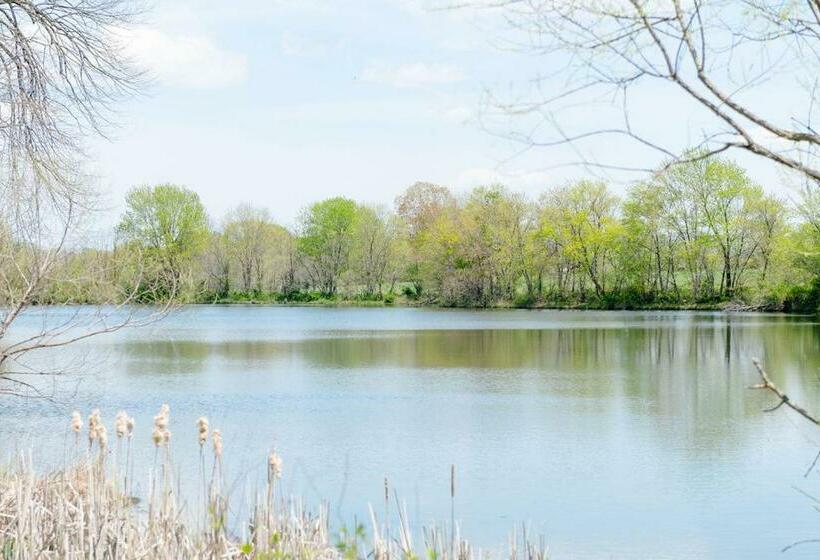 Семейный Номер, Cottage Escape In Virginia Wine Country