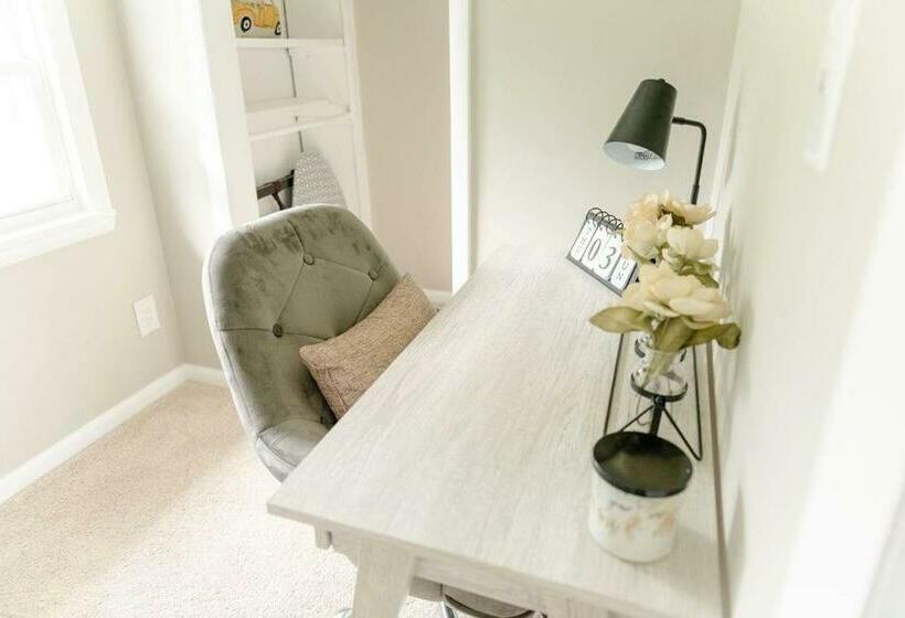 חדר משפחתי, Cottage Escape In Virginia Wine Country