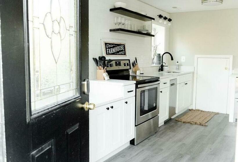 ファミリールーム, Cottage Escape In Virginia Wine Country