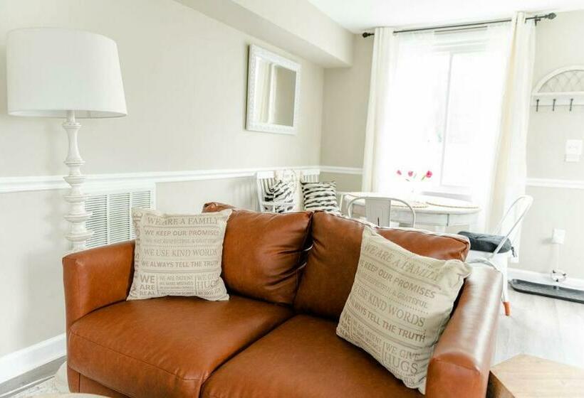 חדר משפחתי, Cottage Escape In Virginia Wine Country