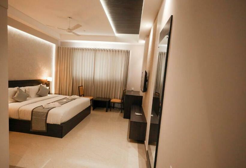 Номер Deluxe, Jyothis Residency
