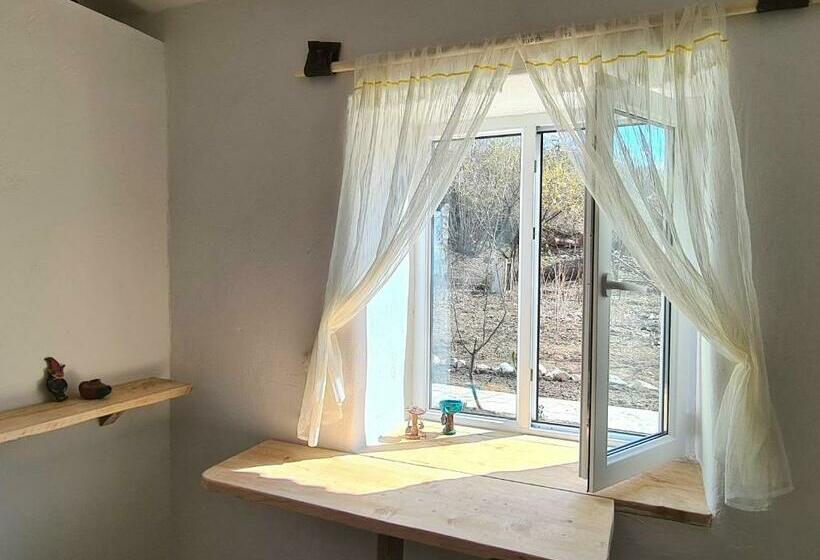 Номер Стандарт Вид на Сад, Budur Guest House