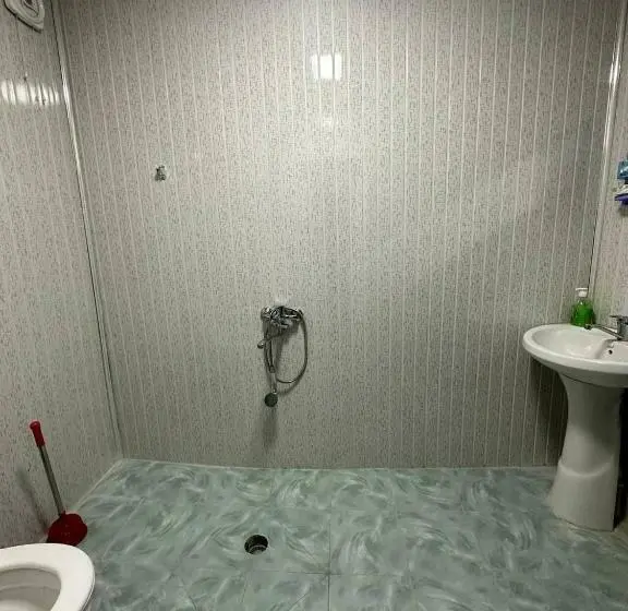 اتاق خانوادگی, Guest House Lovely Guest