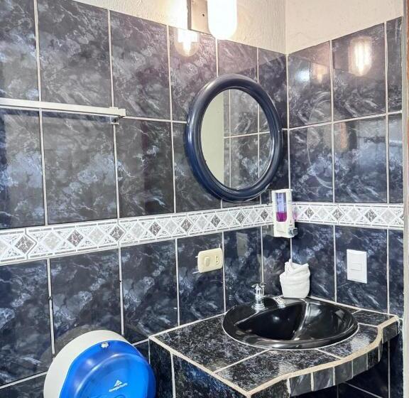 Economy Quadruple Room, El Chaman