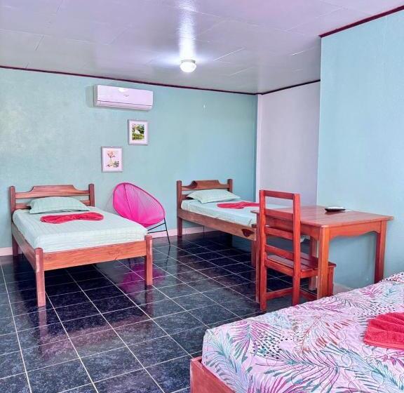 Economy Quadruple Room, El Chaman