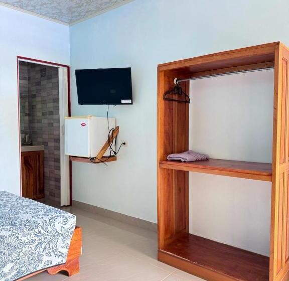 اتاق اکونومی یک تخته, El Chaman