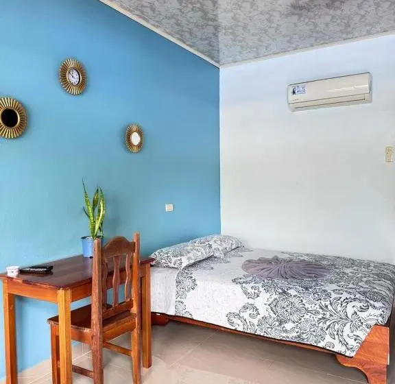 Economy Yhden Hengen Huone, El Chaman