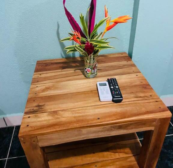 اتاق خانوادگی, El Chaman