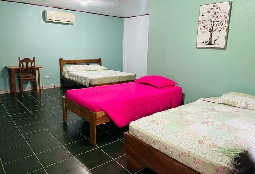 Economy Quadruple Room, El Chaman