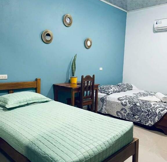 Economy Triple Room, El Chaman