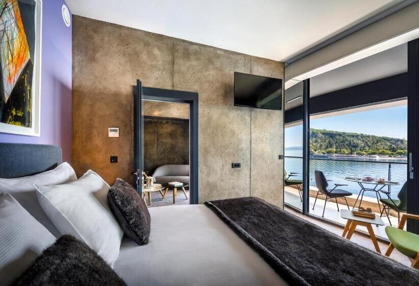 سوییت سوپریور با چشم‌انداز دریا, Boutique & Design Hotel Navis