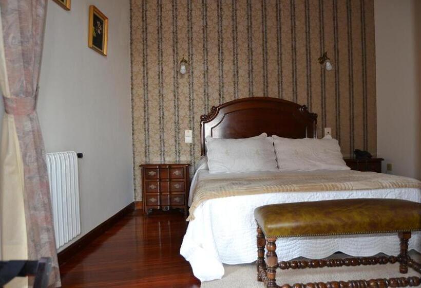 غرفة قياسية مطلّة علي الحديقة, A Torre Do Xudeu