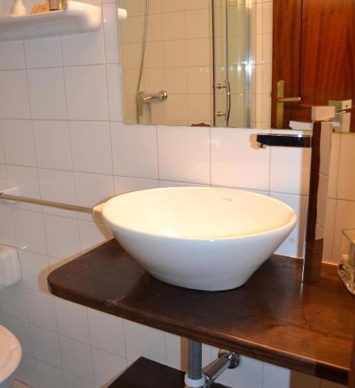 غرفة قياسية مطلّة علي الحديقة, A Torre Do Xudeu