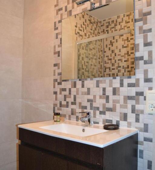 شقة من غرفة نوم واحدة متصلة, A Torre Do Xudeu