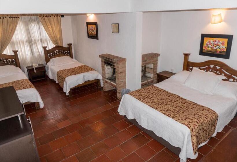 اتاق استاندارد چهار تخته, Andres Venero