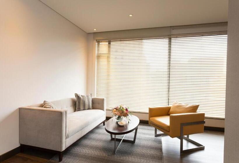 ジュニアスイート, Bs Rosales