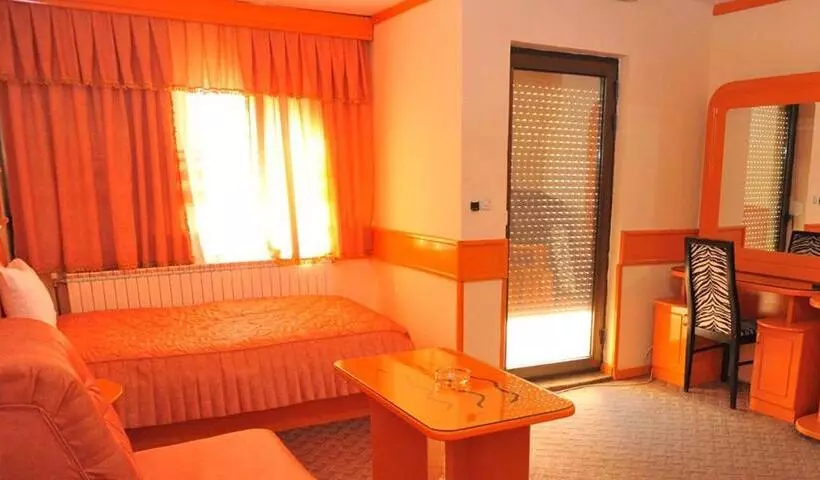 اتاق استاندارد, Centro Biznis 92