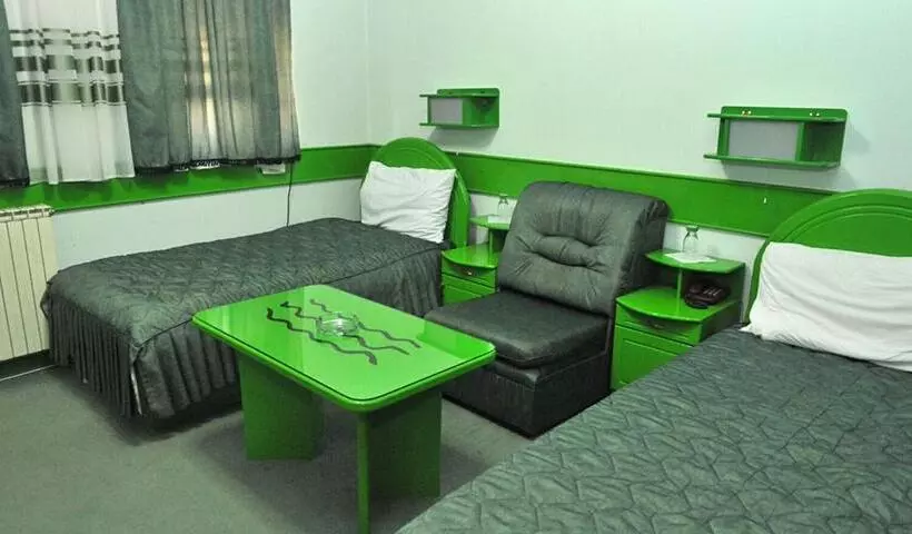 اتاق استاندارد سه نفره, Centro Biznis 92