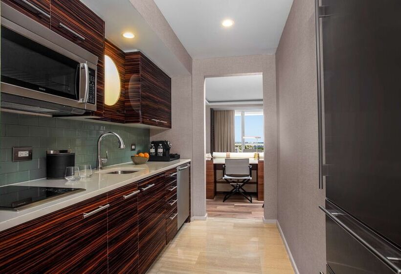 可观景的套房, Conrad Fortlauderdale Beach