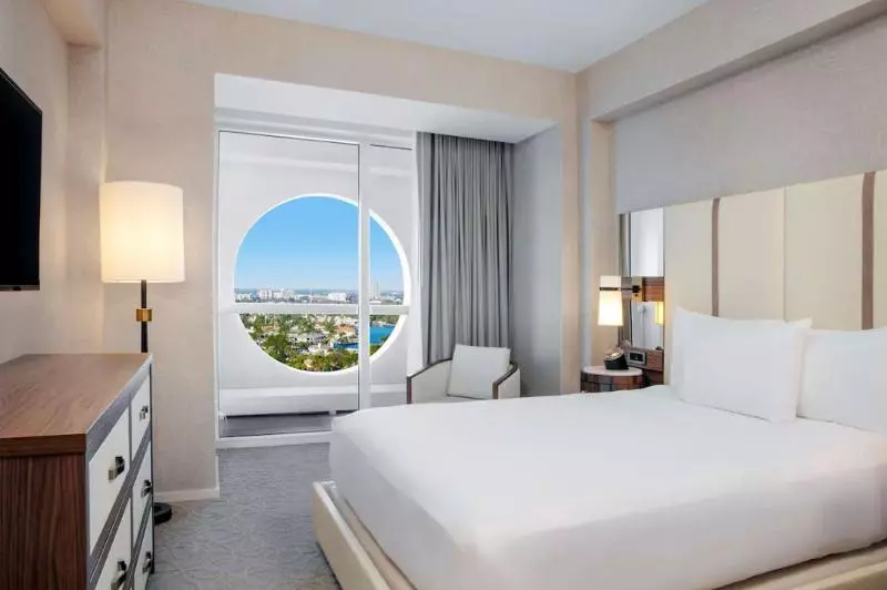 2 Bedroom Apartment Sea View
