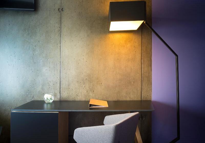 带有一个卧室和海景的高级公寓, Boutique & Design Hotel Navis