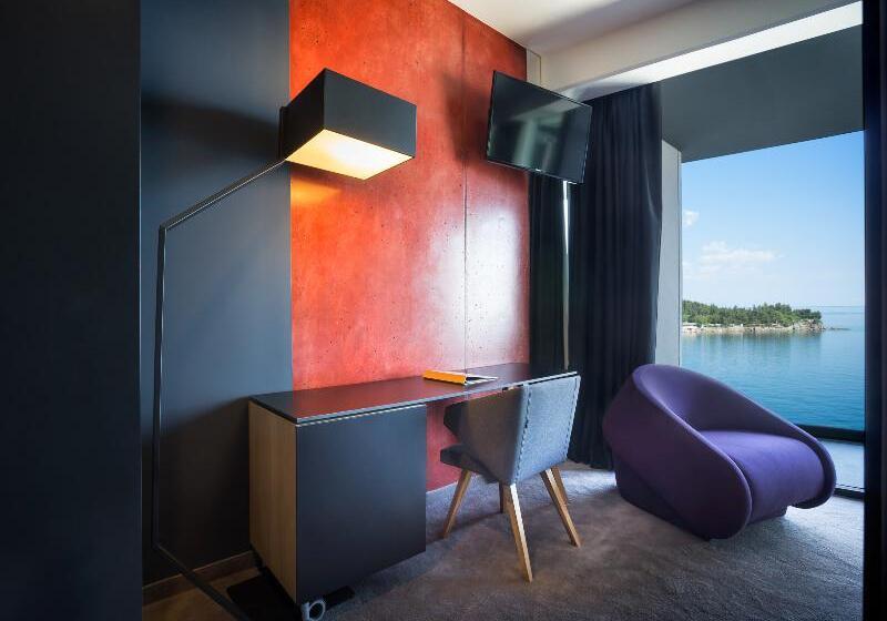 带有一个卧室和海景的高级公寓, Boutique & Design Hotel Navis