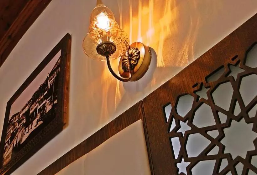 اتاق استاندارد سه نفره, Kadıoğlu Konağı