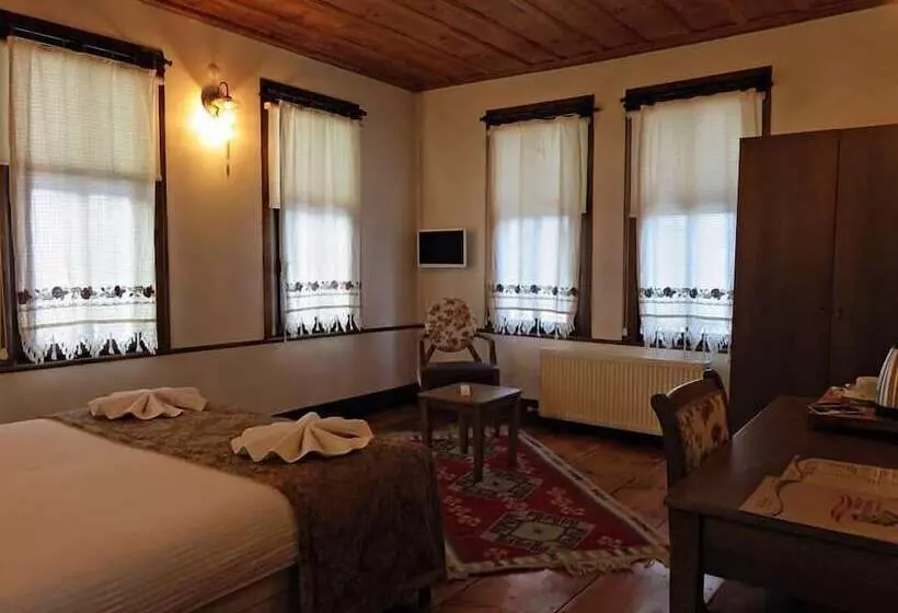 اتاق استاندارد یک نفره, Kadıoğlu Konağı