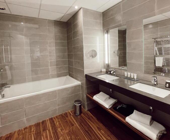 景色の見えるジュニアスイート, Le Forges