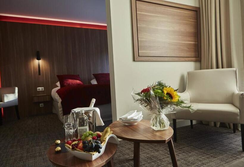 景色の見えるジュニアスイート, Le Forges