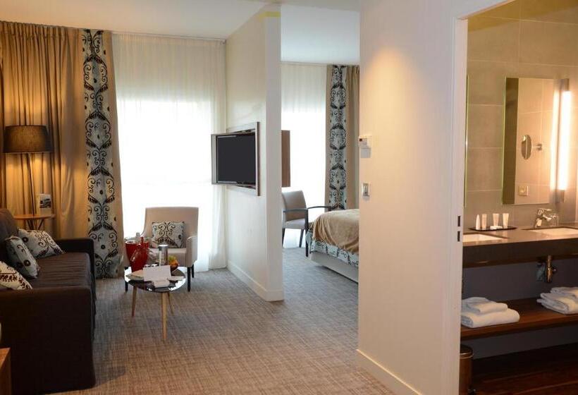 景色の見えるジュニアスイート, Le Forges