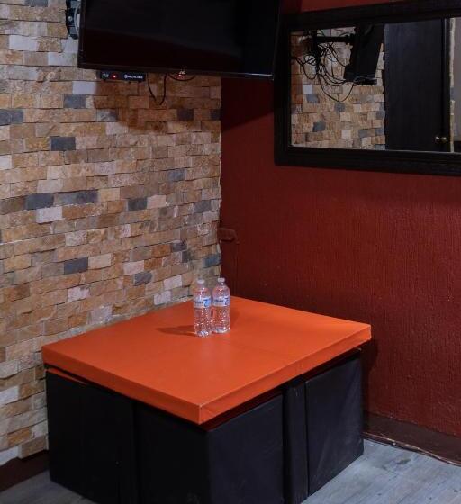 غرفة سوبيريور, Makarios