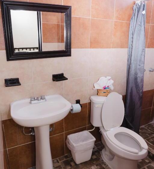 غرفة سوبيريور, Makarios