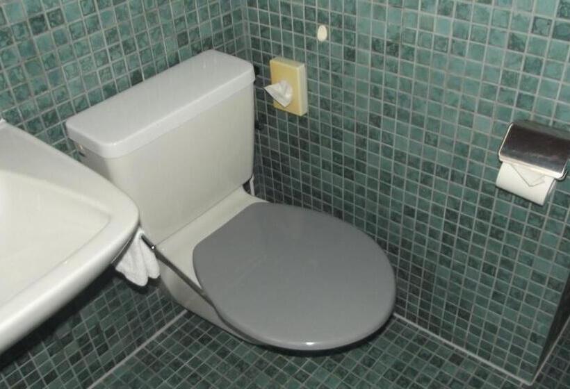 חדר סטנדרט לארבעה, Minster