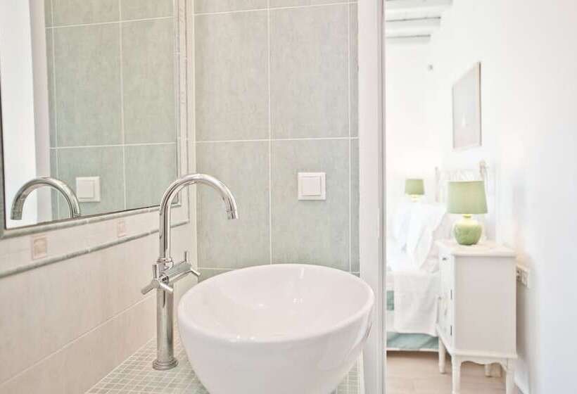 וילת 2 חדרי שינה נוף לים, Niriides Homes & Villas