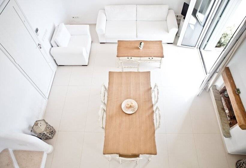 וילת 2 חדרי שינה נוף לים, Niriides Homes & Villas