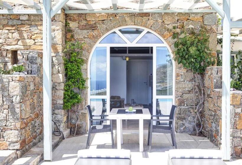 דירת חדר, Niriides Homes & Villas