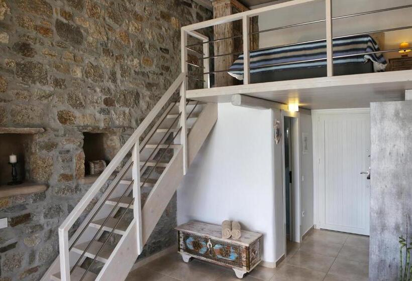 דירת חדר, Niriides Homes & Villas