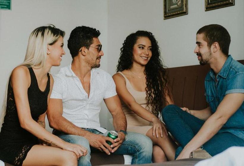 Standardrum 2 Dubbelsängar, Onix Gold