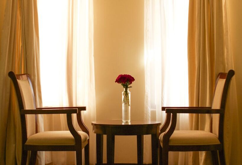 اتاق لوکس, Osinkirri