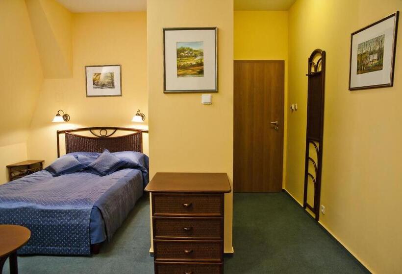 标准单人间, Pensjonat Lorien