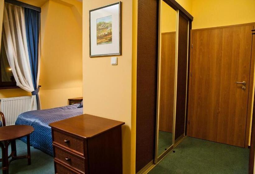 标准单人间, Pensjonat Lorien