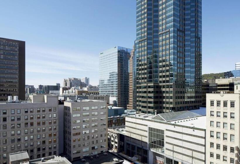 חדר סטנדרט עם מיטת קינג, Renaissance Montreal Downtown