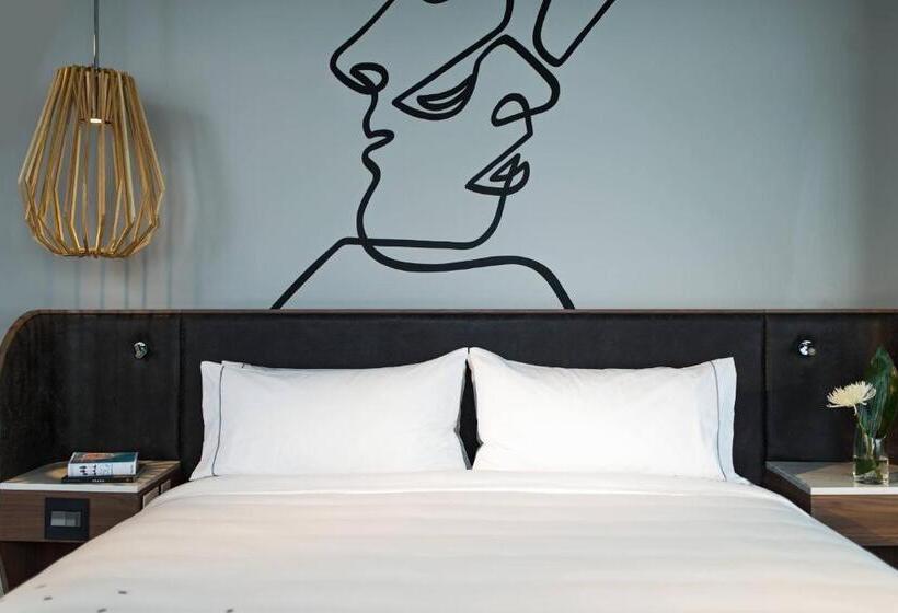 带大床的标准间, Renaissance Montreal Downtown