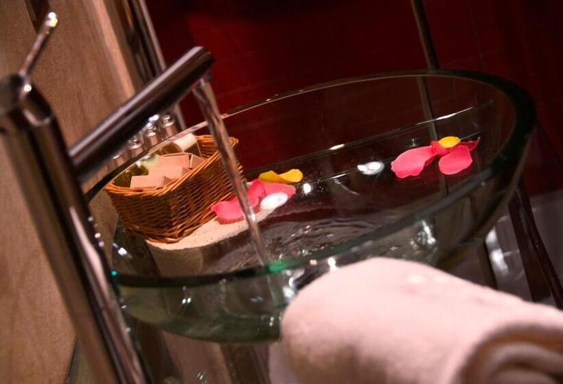 اتاق استاندارد, Robur Marsorum Albergo Diffuso