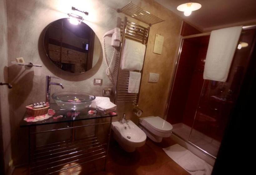 اتاق استاندارد, Robur Marsorum Albergo Diffuso