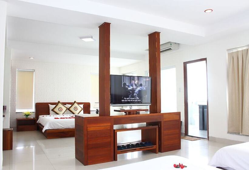 اتاق خانوادگی, Soco